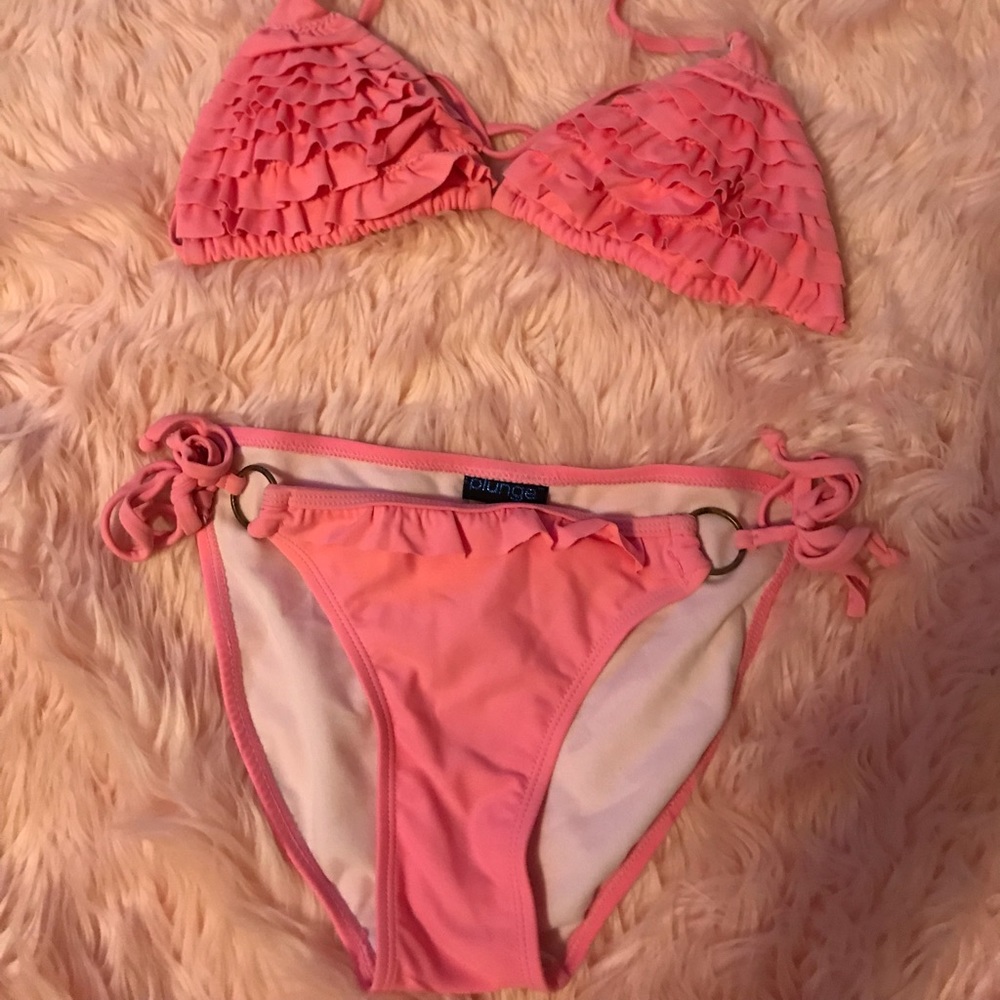 Pink bikini! 👙